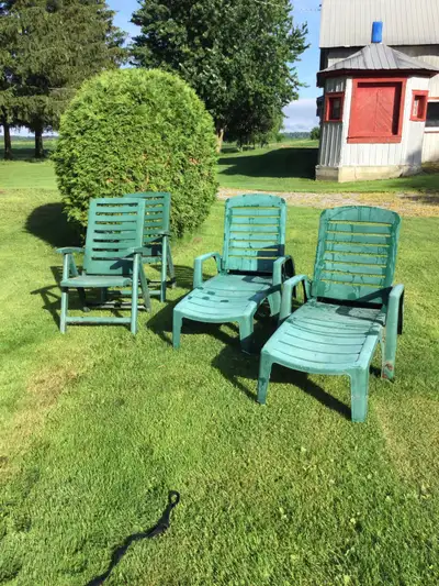 chaises de plastiques , View more
