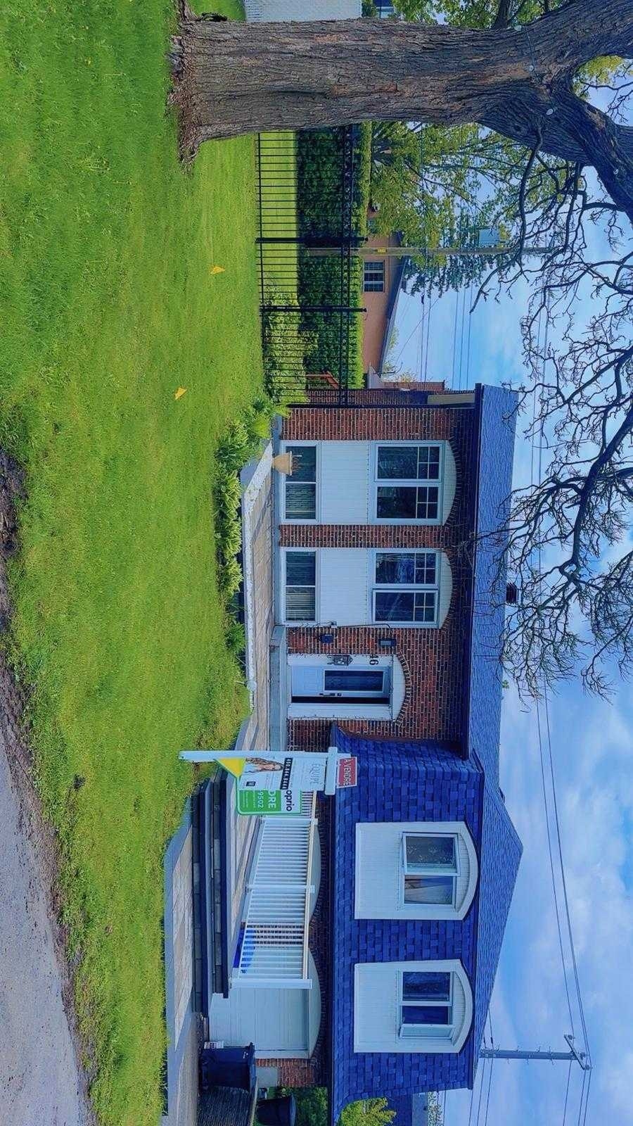 Grande  maison à vendre Dollard-des-Ormeaux  Garage double — photo 2