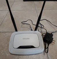TP-LINK wireless router