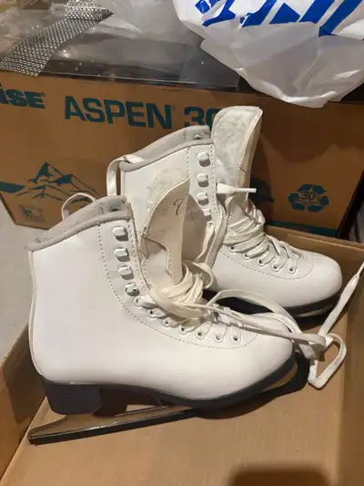 Cameo girls figure skates size 1 &4 kids fits women 6.5, View more