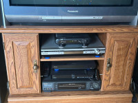 $30 Very nice  wood TV stand -sturdy, stylish (held 34 inch CRT)