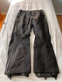 Pantalons Arc’teryx, Gore-Tex, Extra Large, 260,00$ ou échange 