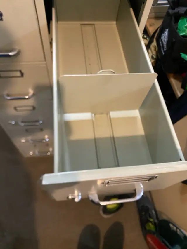 Metal filing cabinet  in Free Stuff in Ottawa - Image 2