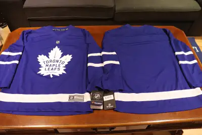 25 TORONTO MAPLE LEAFS HOCKEY JERSEY YOUTH S/M NWT/ OFFICIAL, View more