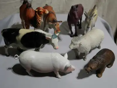 Imperial branded--large size in inches $12 each Sheep 6 1/2 x4 Pig 7 1/2 x 3 1/2 Goat 7 x 5 Dairy bu...