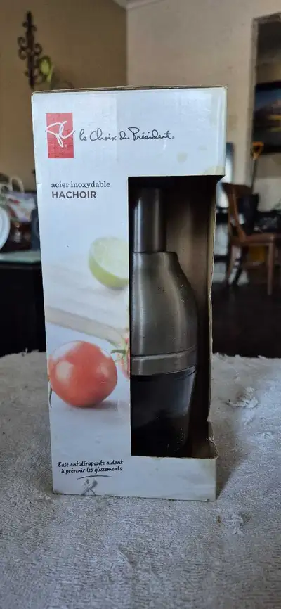 I'm offering a President's Choice chopper, perfect for quickly dicing vegetables, nuts, and more, ri...