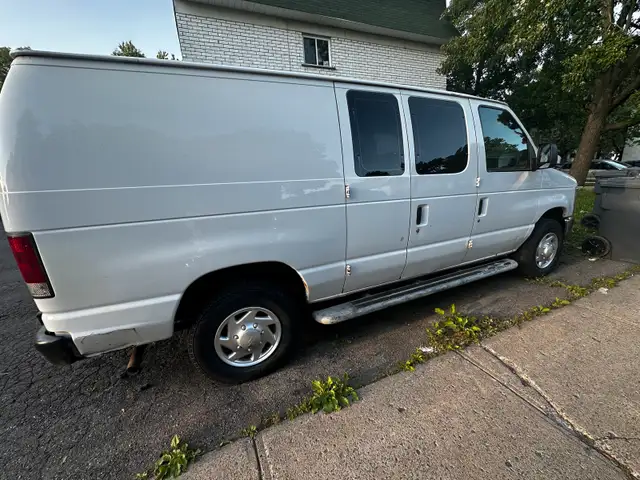 cargo van Ford econoline 250 201162864364847619122
