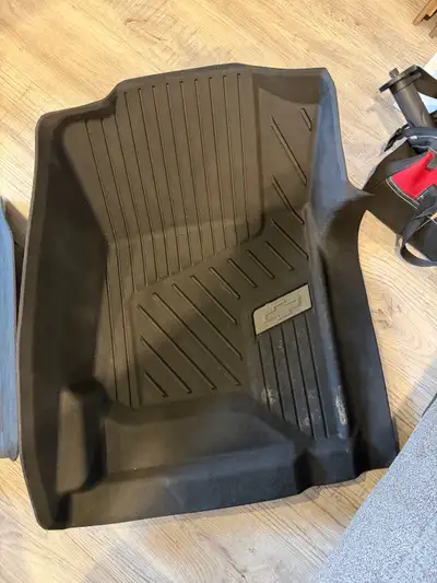 I purchased weatherguard ones & don’t need these anymore…they are in great shape other than the wee...