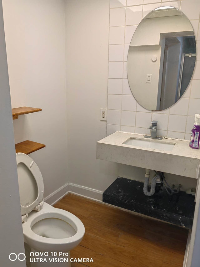 3  1/2  near metro station for rent — photo 3