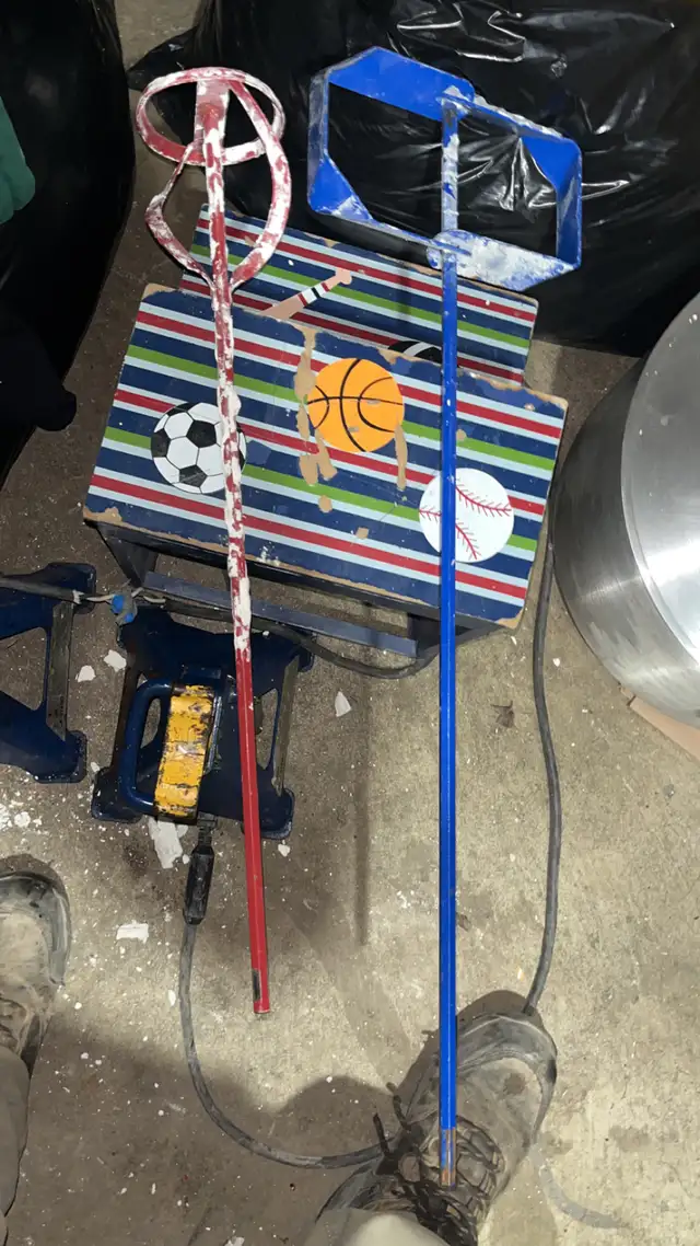 mud paint and concrete mixer in Power Tools in Mississauga / Peel Region - Image 2