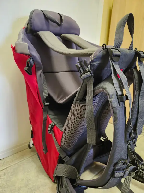 Phil&Teds "Escape" Backpack Child Carrier in Strollers, Carriers & Car Seats in Mississauga / Peel Region - Image 3