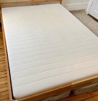 Full size mattress // Matelas de deux places (IKEA)