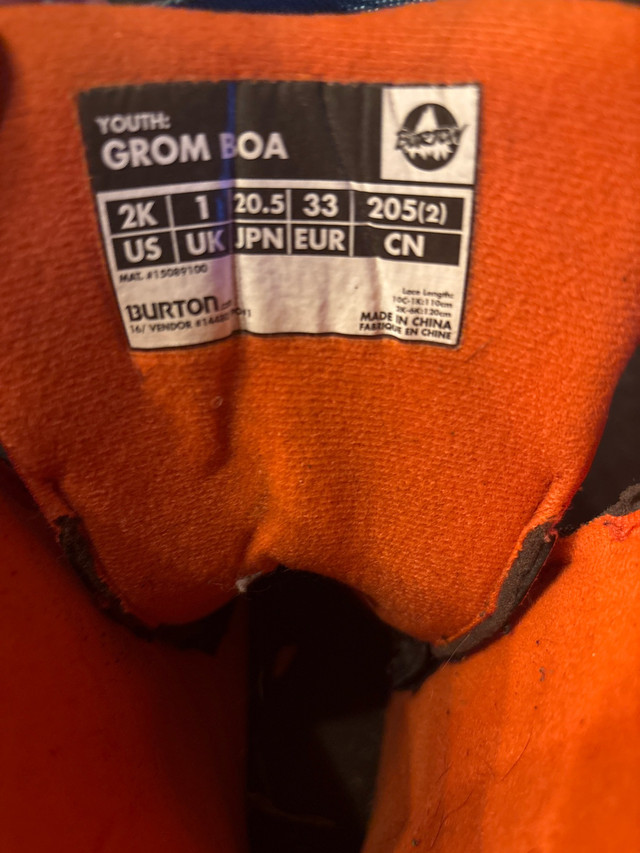Burton snowboard boots in Snowboard in Revelstoke - Image 4