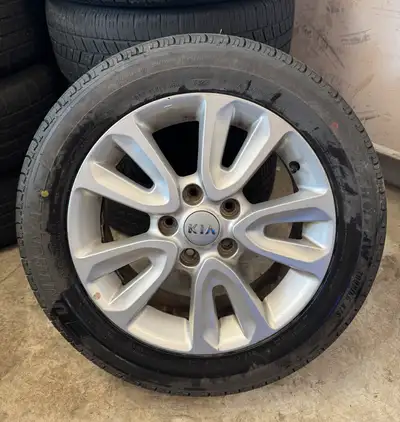 Set of 4, Kia rims (**ONLY RIMS, NO TIRES**) Tires have been removed Size: 205/55R16 Bolt pattern: 5...
