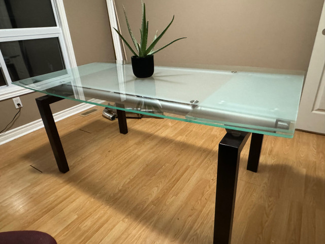 Extendable Glass Dining Room Table in Dining Tables & Sets in Peterborough