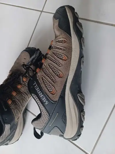 Men's hiking shoes., View more