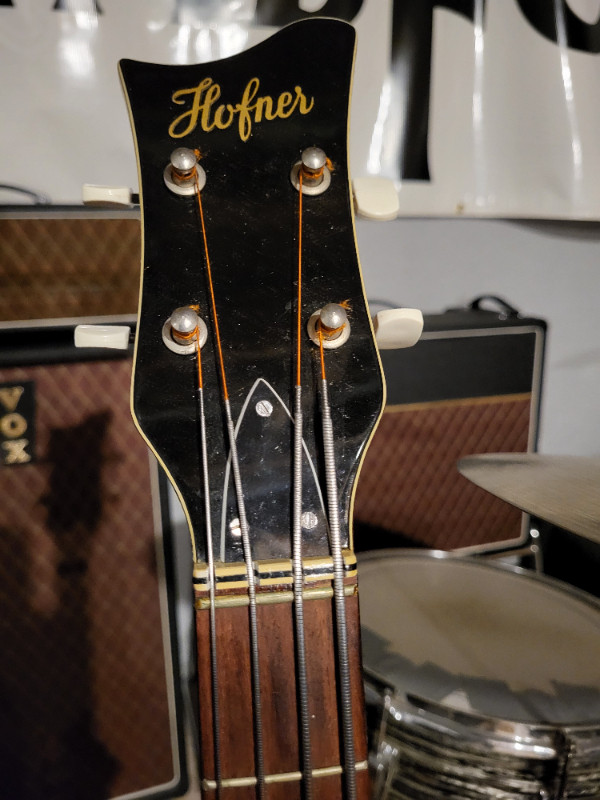 Hofner 1962 500/1 Reissue Beatle Violin Bass Guitar, Left Handed in Guitars in Mississauga / Peel Region - Image 3