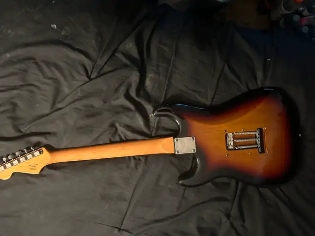 Squier Classic Vibe 60’s strat $450 obo in Guitars in Brockville - Image 5
