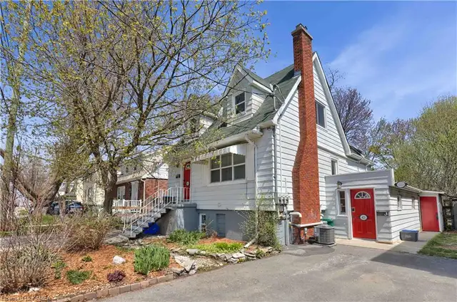 2-bedroom 1-bath apartment, fully furnished and all inclusive