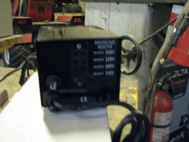 110v to 220v up down converter in Other in Mississauga / Peel Region - Image 6