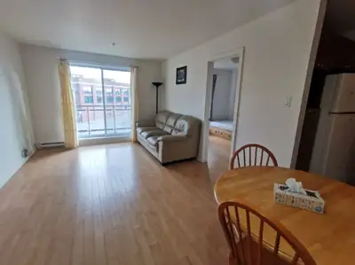 ##Rare 5 ½ (3 Bedroom) under $1750! Lease Transfer in Ville-Émard/Monk Blvd (Aug 1)## Very spacious...
