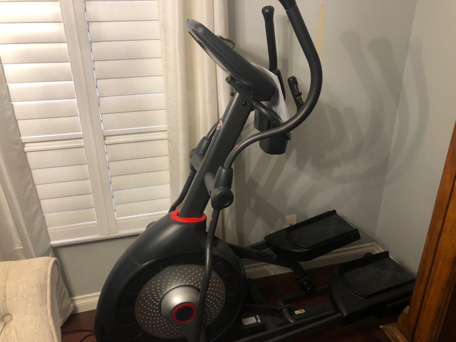 Schwinn 470 elliptical Machine -workout  in Exercise Equipment in City of Toronto