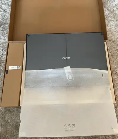 LG Gram 16 laptop in very good condition. Model: LG gram 16Z90S-H.AA78A9 Specs: • 16-inch display •...