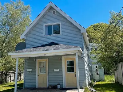 Two Bedroom available for rent to nice and honest people. Power is seprate. Water is included. Oil H...