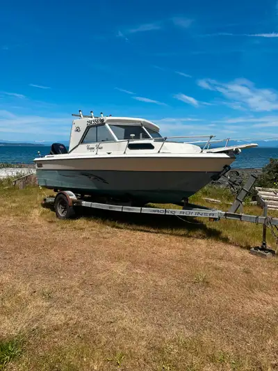 25” leg. Good motor bolted to pod on a 18.5’ 1979 K&C thermoglass hull. Floor in boat is rotten and...