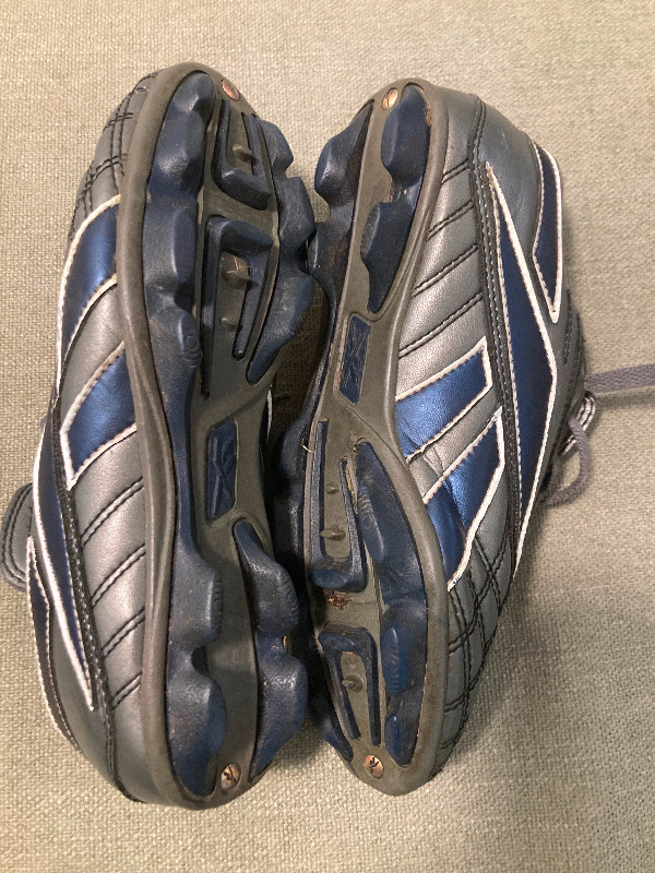 soccer cleats size 5 in Soccer in Strathcona County - Image 3