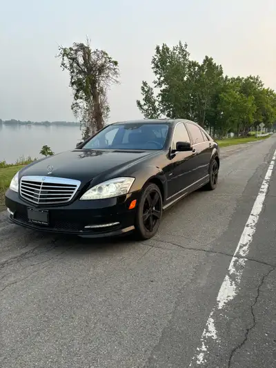 Bonjour, je vends ma S350 Mercedes Bluetec diesel avec 147 500 km - 2 propriétaires - frein et disqu...