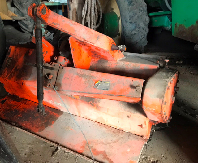 KUBOTA B7100 4X4 Traction Tracteur Moteur Diesel in Farming Equipment in City of Montréal - Image 4