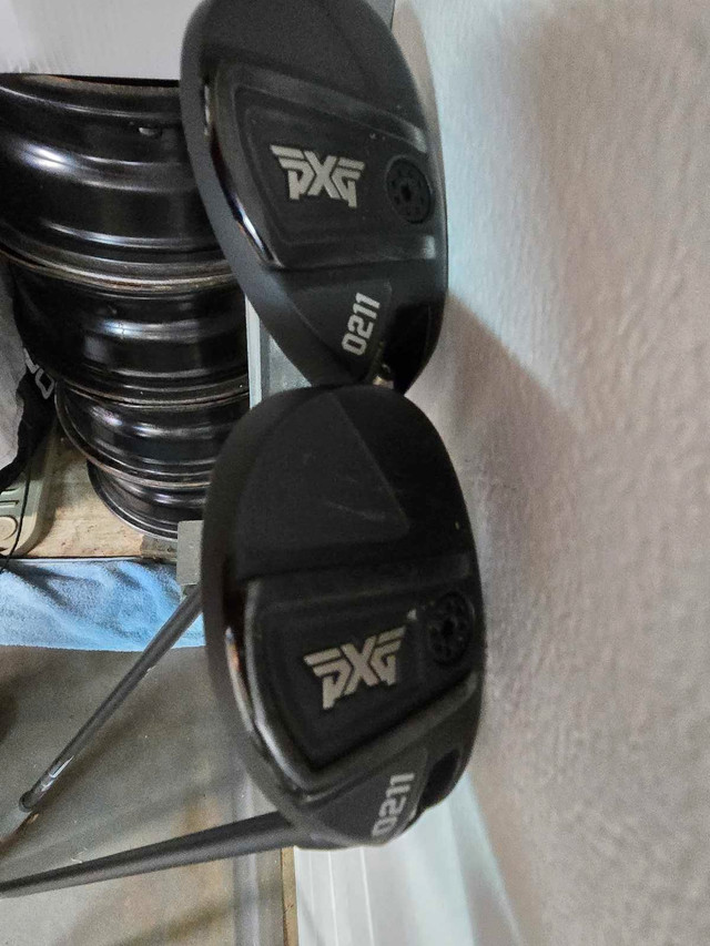 Women's Right hand  Pxg club and bag set in Golf in Edmonton - Image 3