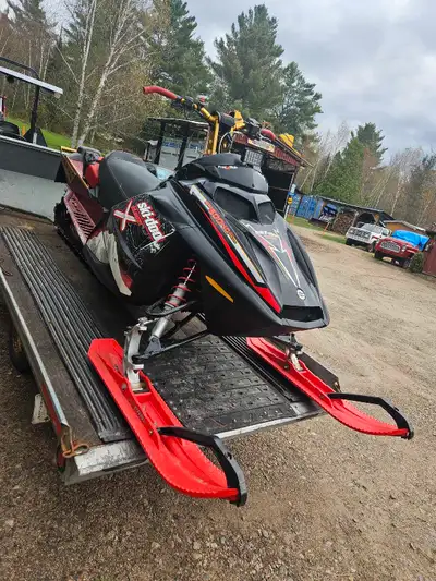 2006 Skidoo Summit Adrenaline 800r 151" track with 2.5 paddles (no rips or missing lugs) Cheetah fac...