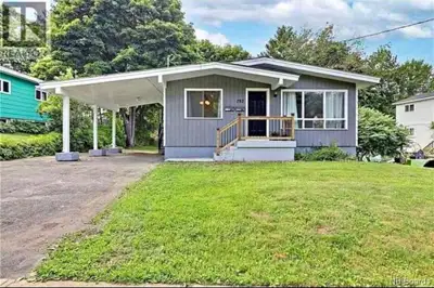 2 Rooms Available (smaller room $603, bigger room $735)