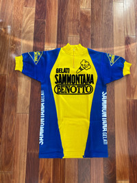 Retro cycling jerseys