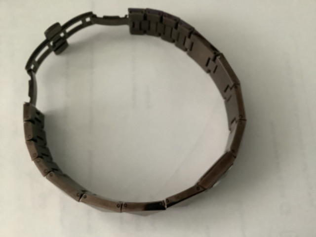 Montre bracelet  Fendi dans Bijoux et montres  à Trois-Rivières - Image 3
