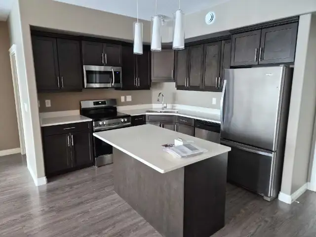 2 Bedroom 2 Bathroom   Den