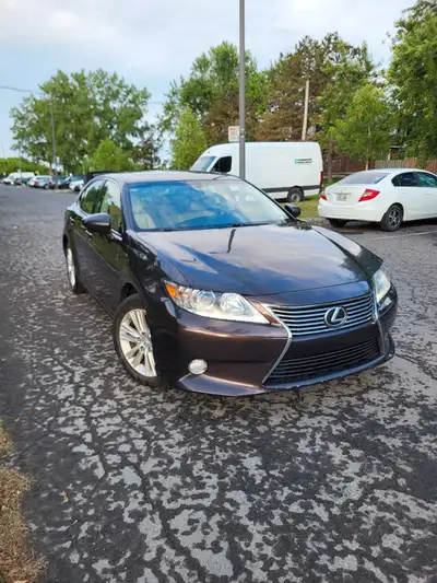 Je mets en vente ma Lexus ES 350, année 2014, avec seulement 97 000 km au compteur. La voiture est e...