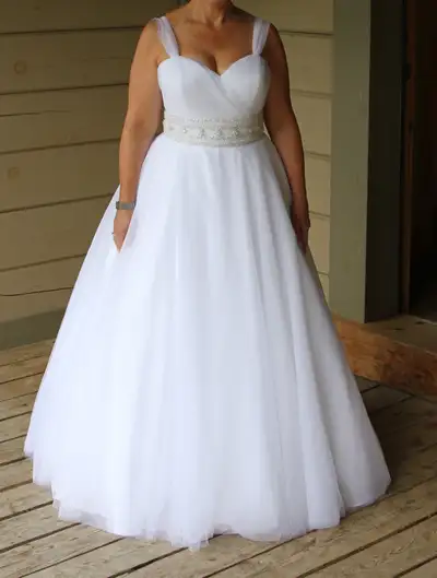 robe de mariée en tulle blanche, View more