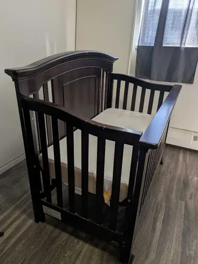 Baby Caché "Windsor" 4-in-1 Convertible Crib + Manual, View more