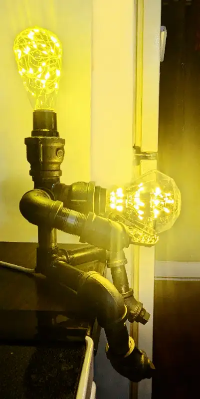 Lampe artisanale de type industrielle, parfait pour amateur de in Indoor Lighting & Fans in Granby - Image 7