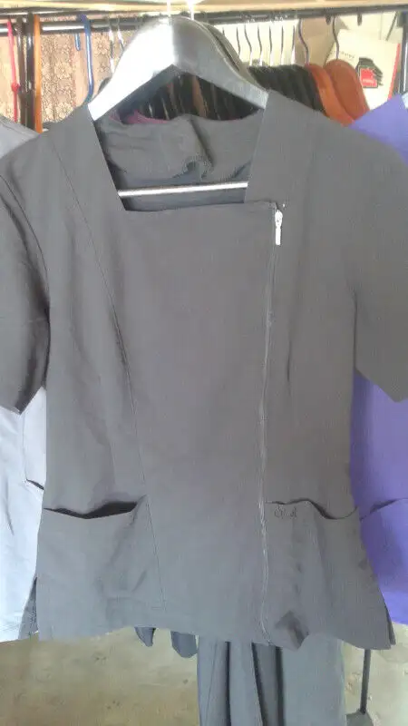 Gently Used Scrubs in Women's - Other in Calgary - Image 4