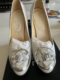 Authentic Chanel White Camellia Leather Pumps