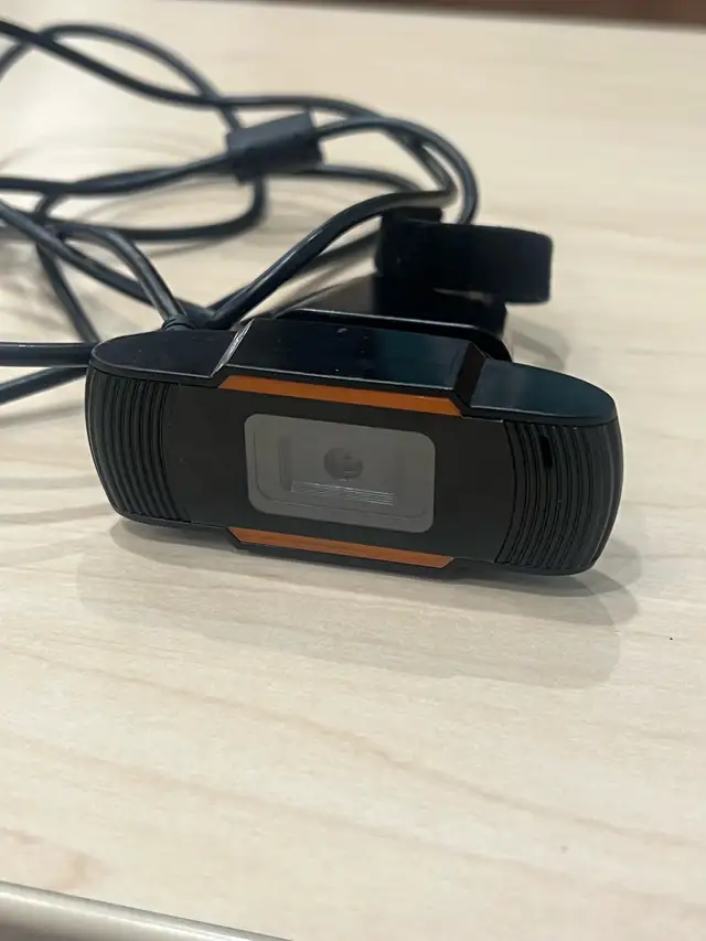 USB Webcam for Laptop/Desktop Computer in Other in Regina - Image 3