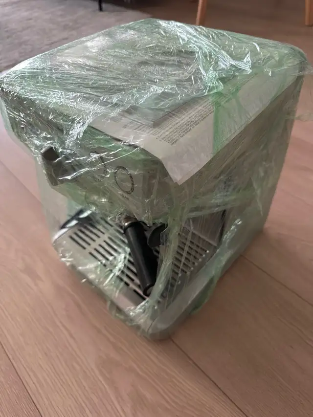 Espresso Machine — Breville the Duo-Temp with Accessories AS-IS in Coffee Makers in City of Toronto - Image 4