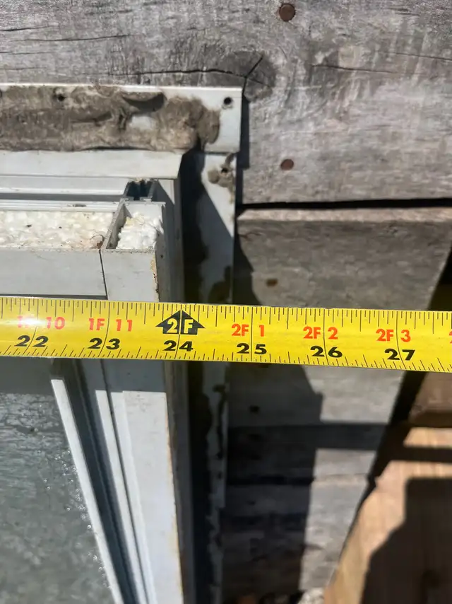 Used Aluminum Side Slider Window  in Windows, Doors & Trim in Oakville / Halton Region - Image 5