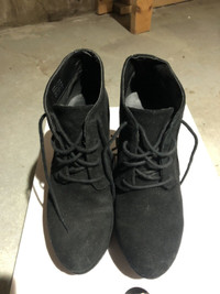 ALDO BONAZZA black wedge booties - size 6 - new
