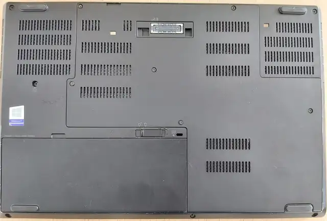 Lenovo ThinkPad P50 i7 Win 11 Mobile WORKSTATION Laptop in Laptops in City of Montréal - Image 5