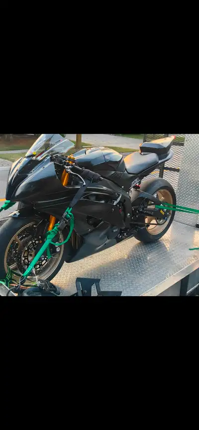 Ultra low mileage 2016 R6 - only 5300 kms Track bike built Has one low speed slide (by previous owne...